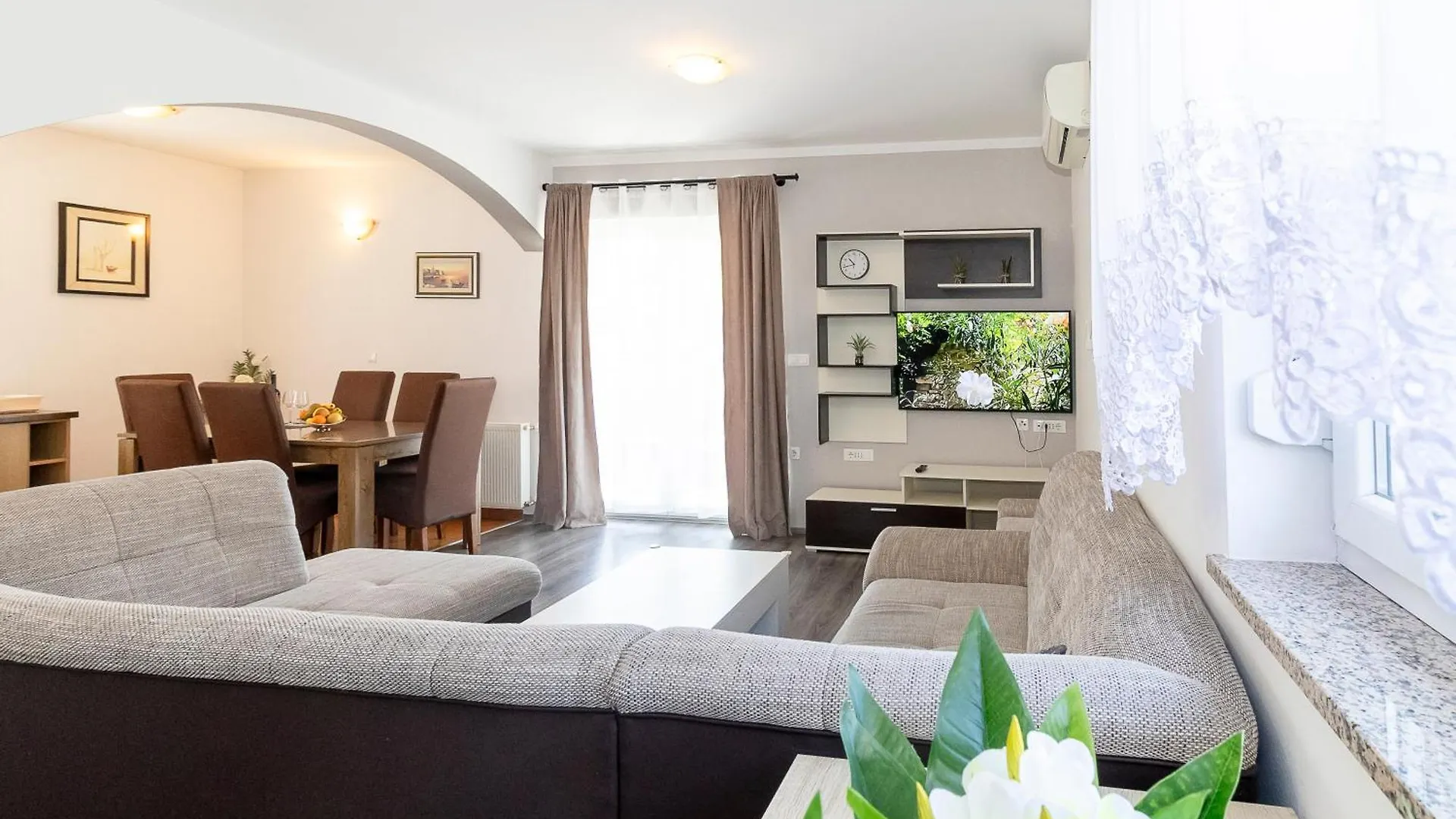 Apartmani Marina & Ana 포레치 아파트