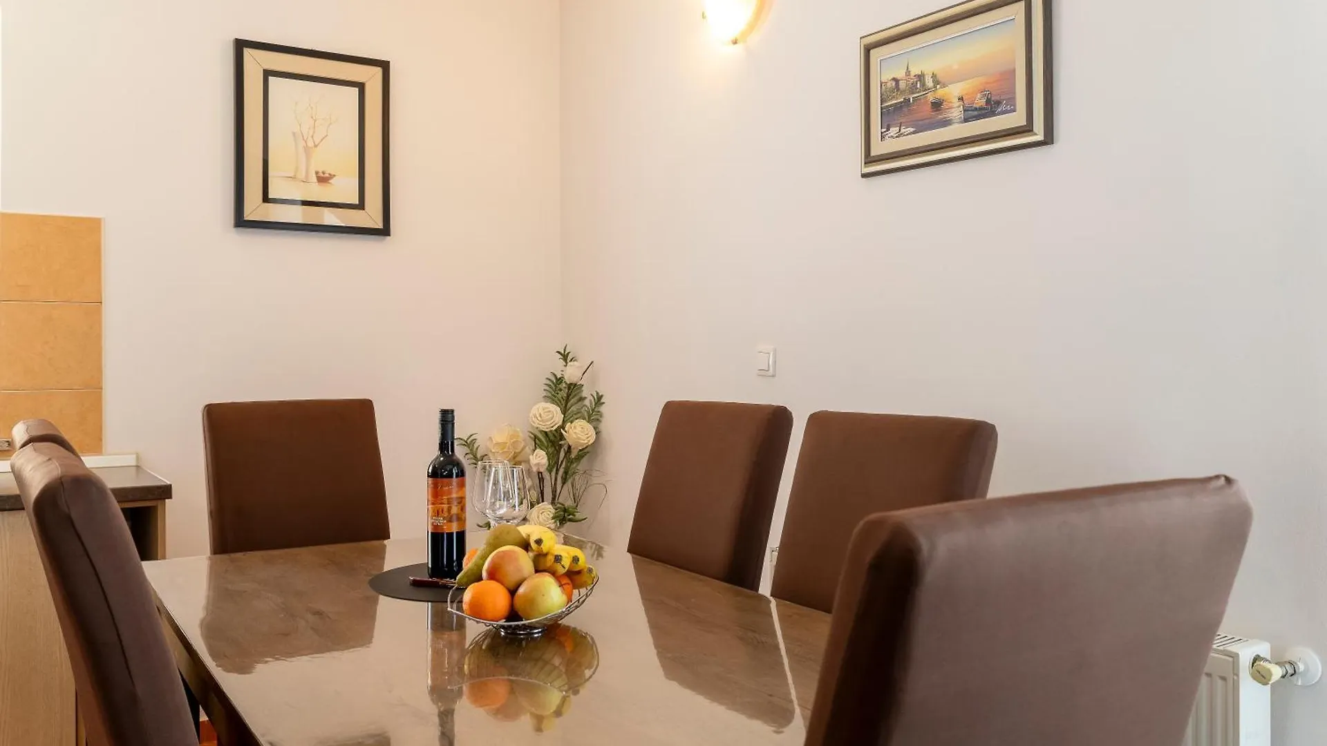 아파트 Apartmani Marina & Ana 포레치